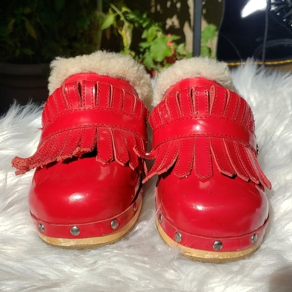 Ugg Kiltie Red Patent Leather Clogs Mules 4 - Picture 4 of 16
